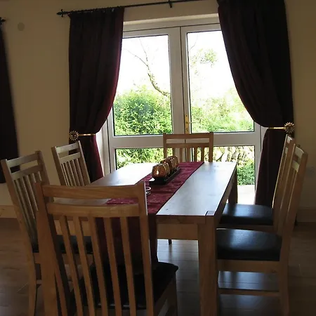 Holiday home Ballagh Court Ballynabola